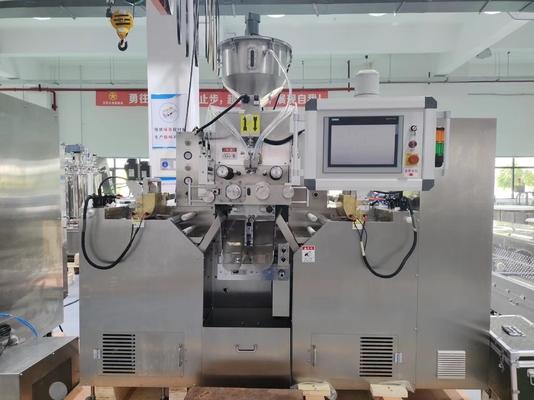 10 βυθίσματα κάθε πλευράς Servo Control Soft Capsule Machine με 5.5kw κατανάλωση ενέργειας